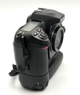 Nikon D200 Camera Body + MB-D200 Battery Grip Kit – Includes 2 Batteries