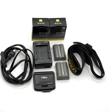 Nikon D200 Camera Body + MB-D200 Battery Grip Kit – Includes 2 Batteries
