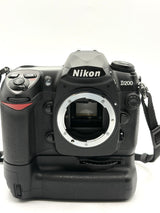 Nikon D200 Camera Body + MB-D200 Battery Grip Kit – Includes 2 Batteries