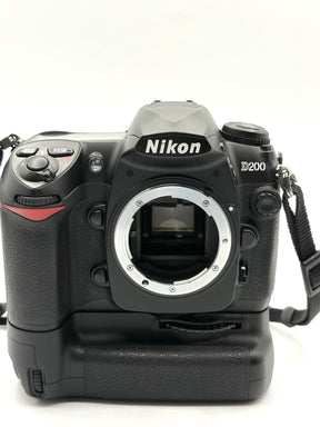 Nikon D200 Camera Body + MB-D200 Battery Grip Kit – Includes 2 Batteries