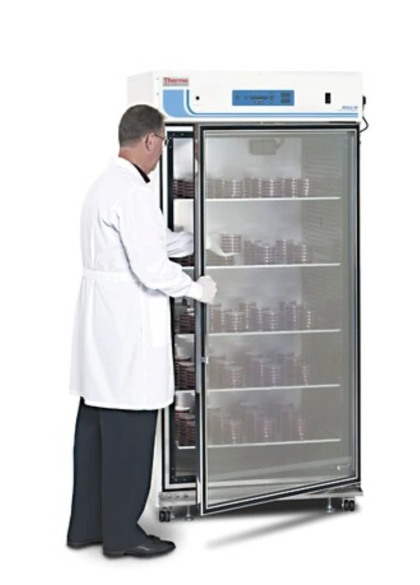 Thermo Scientific Large-Capacity Reach-In CO2 Incubator, 821 L – Model 3951